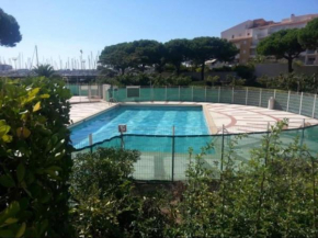Studio - piscine, proche de la plage et du port